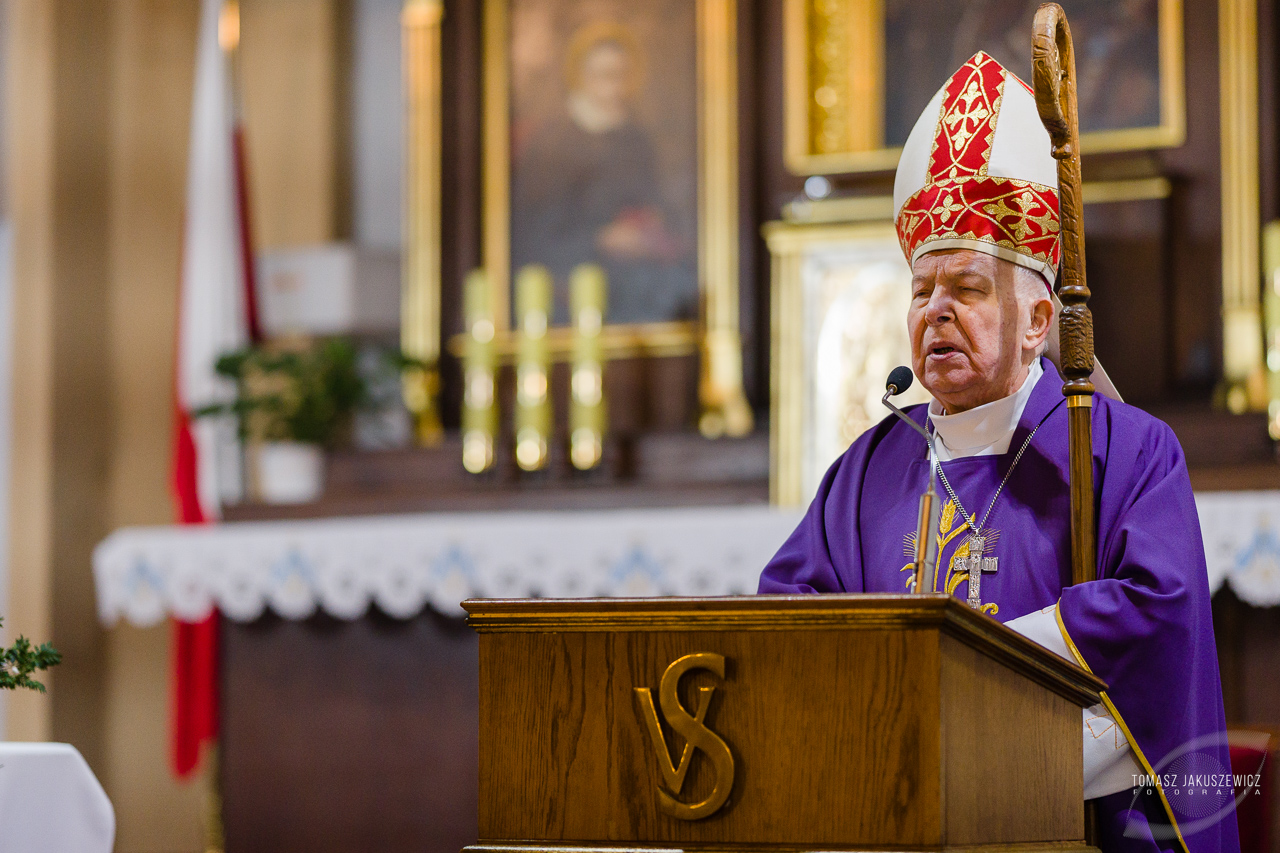 Ks. bp Paweł Socha wizytował naszą parafię (foto)
